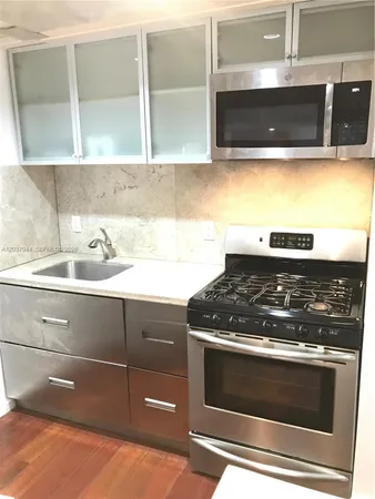 $1,790 | 731 6th Street, Unit 105E, Miami Beach, FL 33139