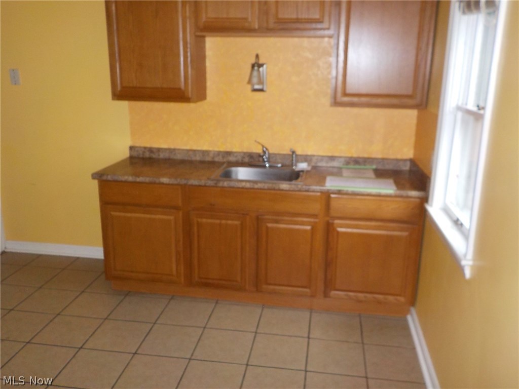 3676 Highland Road Cleveland, OH 44111 - Photo 5 of 17 Gallery Image 5