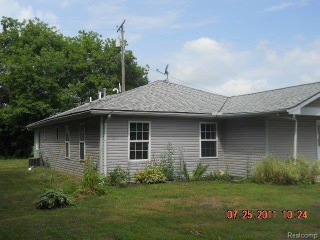 13239 Plank Road Milan, MI 48160 - Photo 5 of 7 Left side