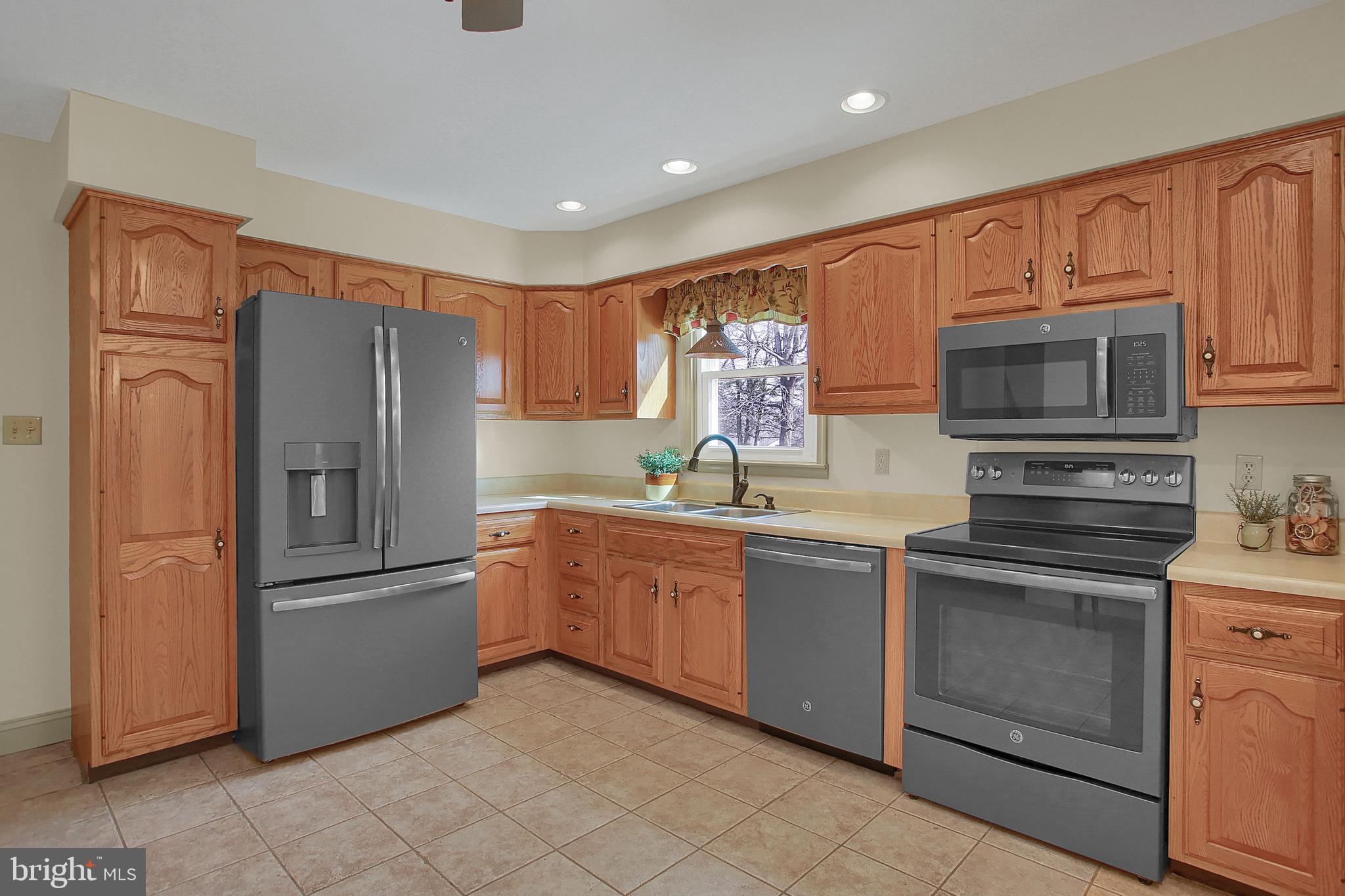 1962 Randall Road Enola, PA 17025 - Photo 12 of 44 Gallery Image 12