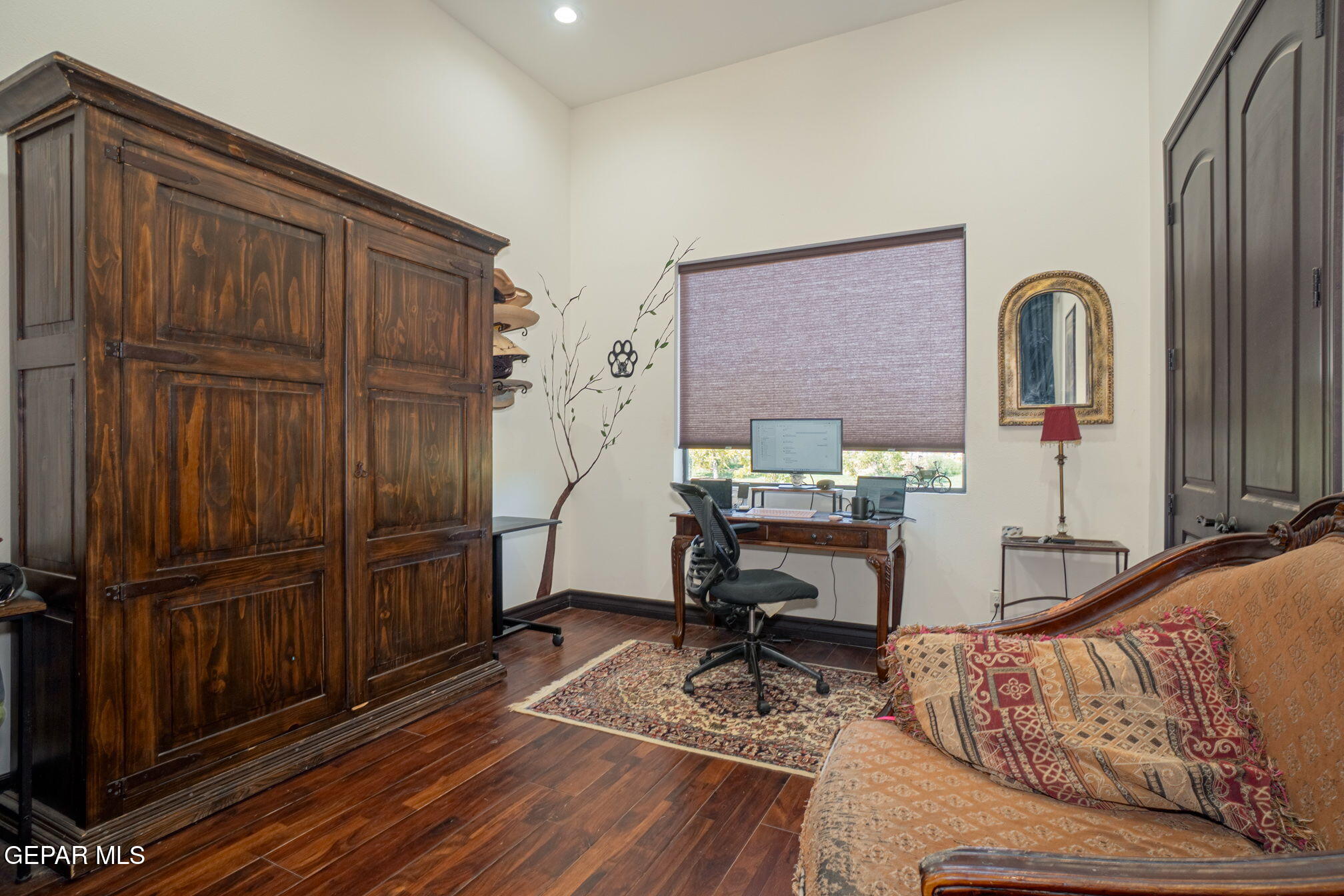 6750 Gato Road El Paso, TX 79932 - Photo 27 of 43 a living room with furniture