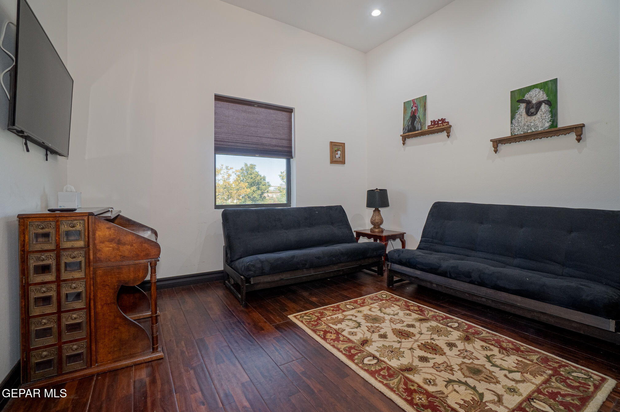 6750 Gato Road El Paso, TX 79932 - Photo 29 of 43 a living room with furniture and a rug