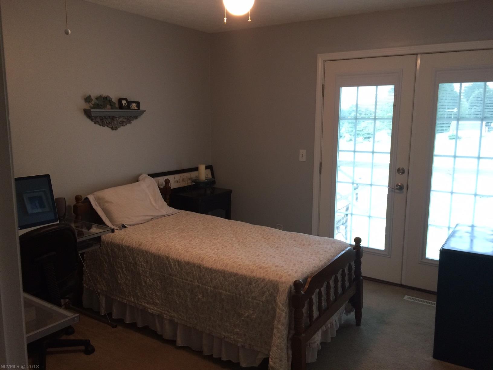 4421 Surrey Road Pulaski, VA 24301 - Photo 14 of 39 Gallery Image 14