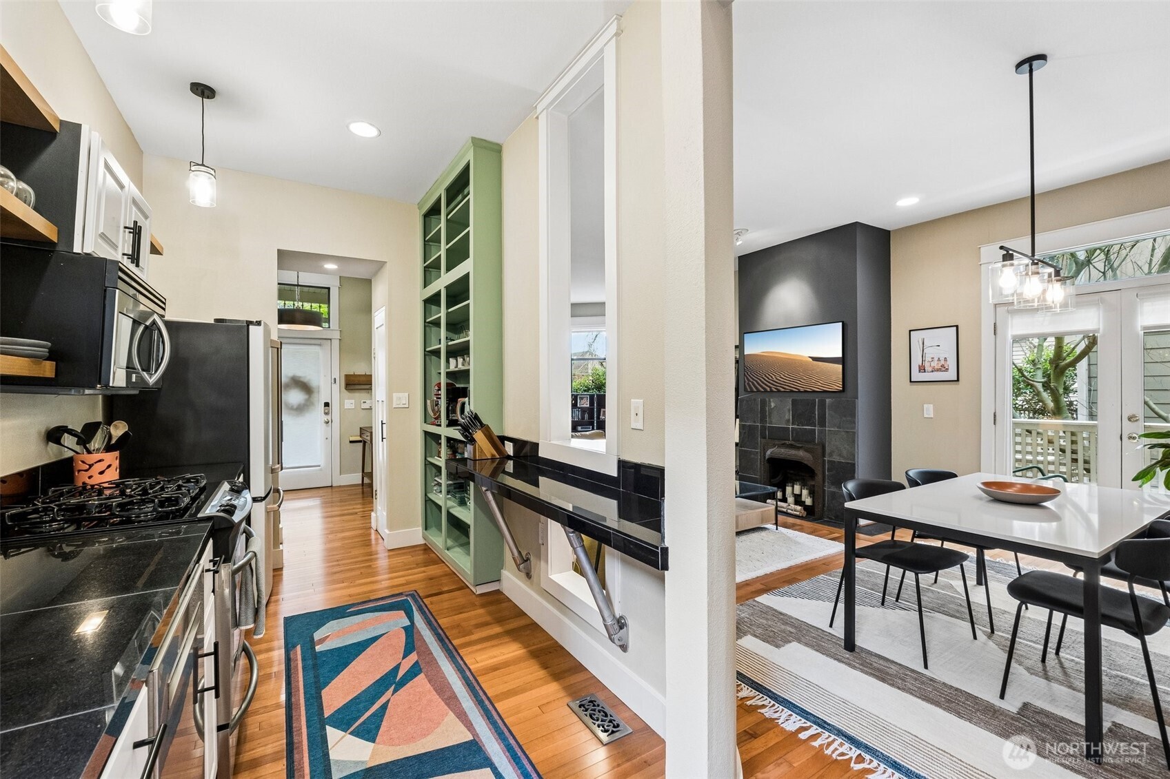 917 18th Avenue, Unit A Seattle, WA 98122 - Photo 13 of 33