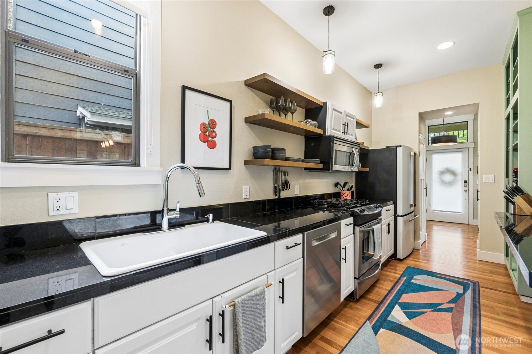 917 18th Avenue, Unit A Seattle, WA 98122 - Photo 15 of 33