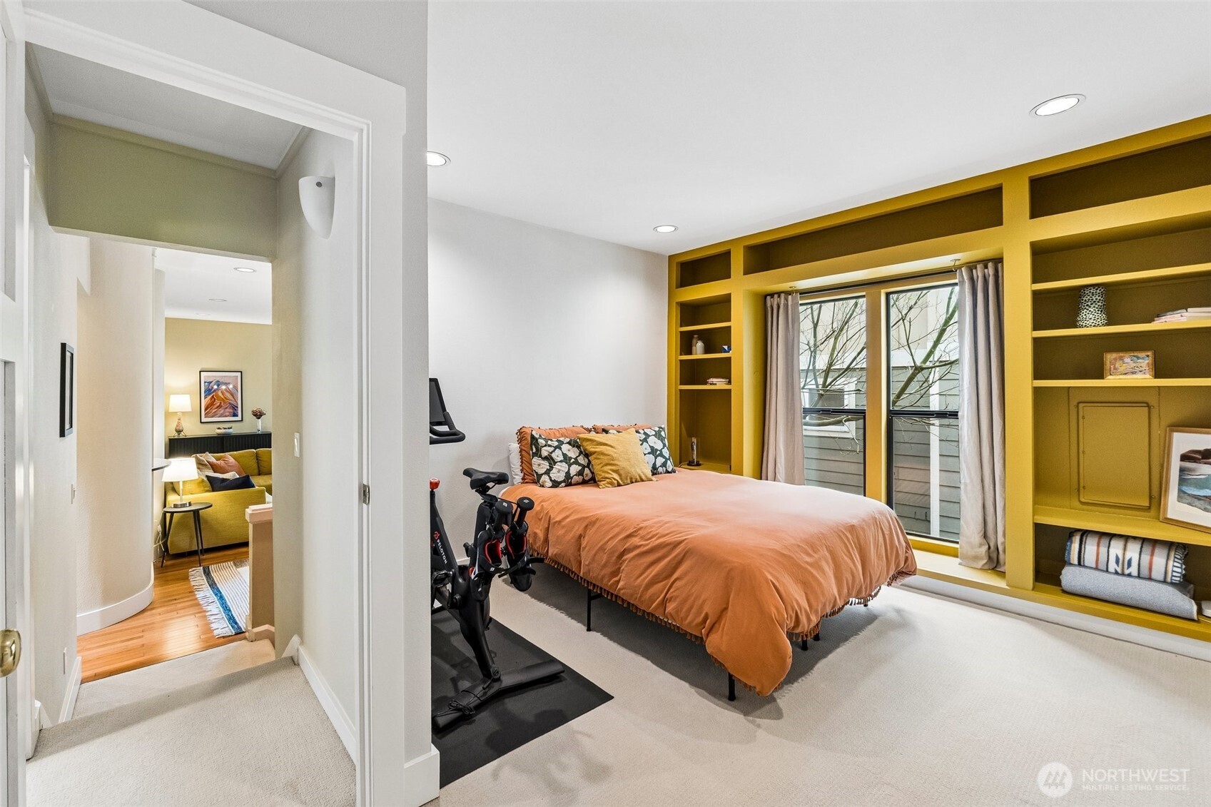 917 18th Avenue, Unit A Seattle, WA 98122 - Photo 17 of 33
