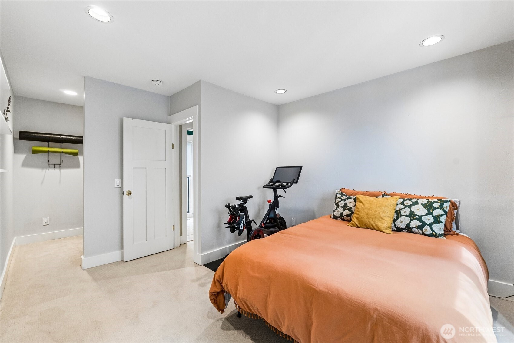 917 18th Avenue, Unit A Seattle, WA 98122 - Photo 18 of 33
