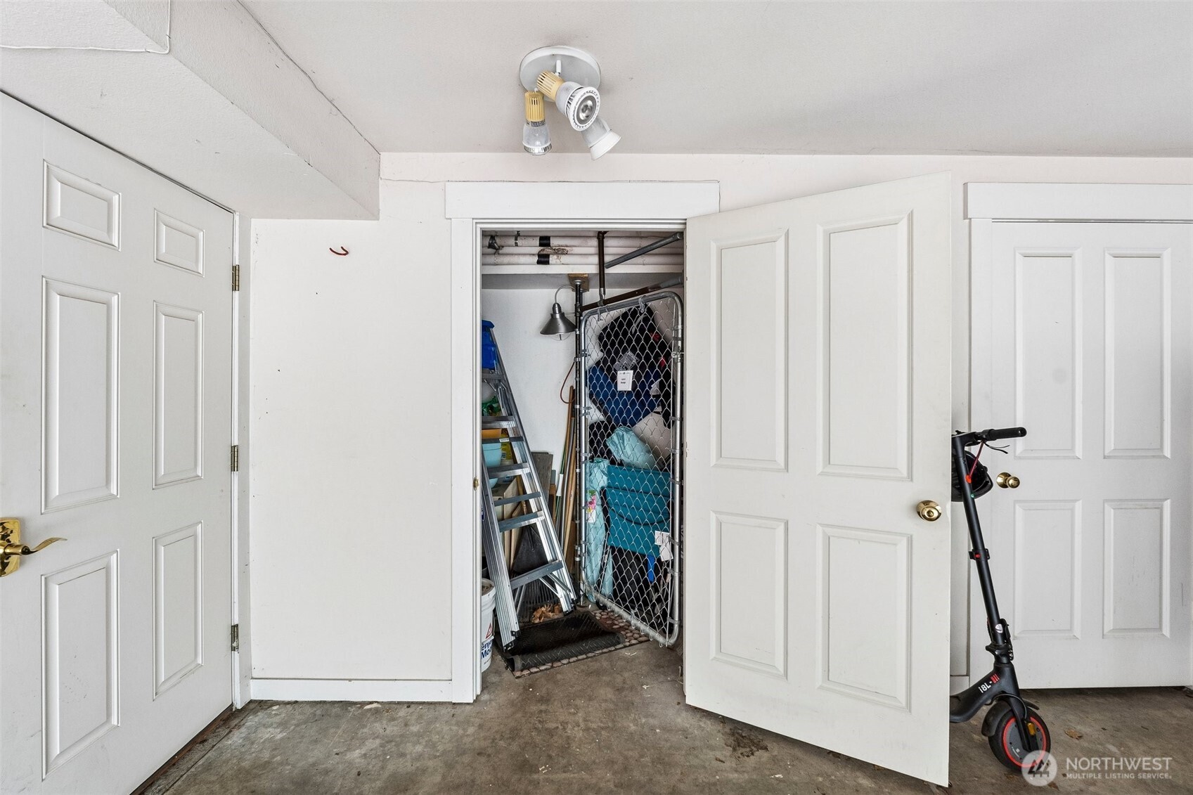 917 18th Avenue, Unit A Seattle, WA 98122 - Photo 29 of 33