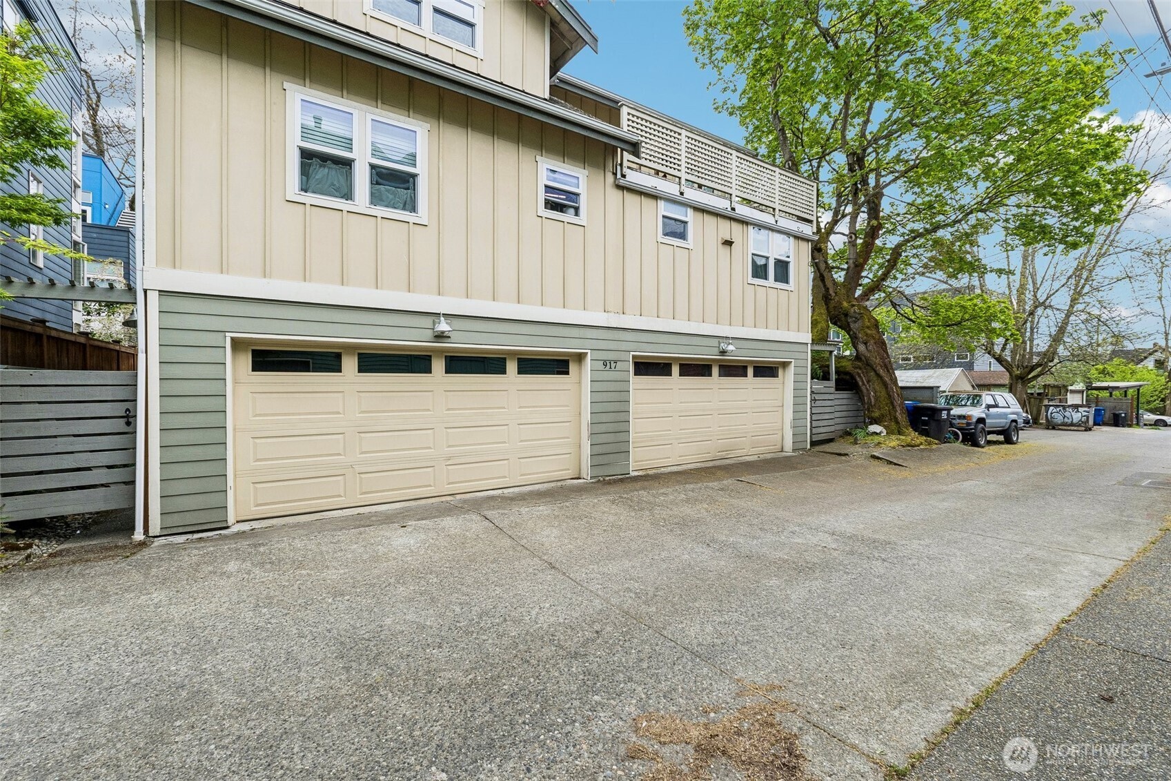 917 18th Avenue, Unit A Seattle, WA 98122 - Photo 32 of 33