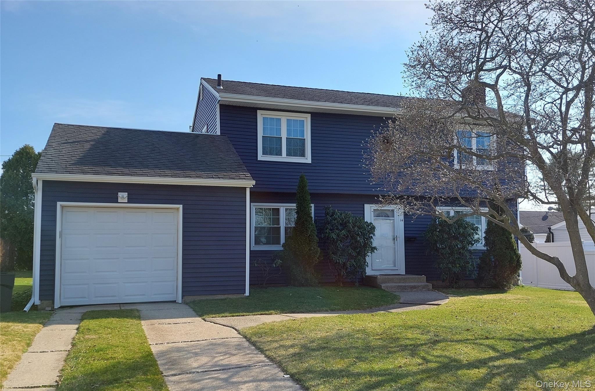 14 Bradford Road Plainview, NY 11803 - Photo 1 of 32