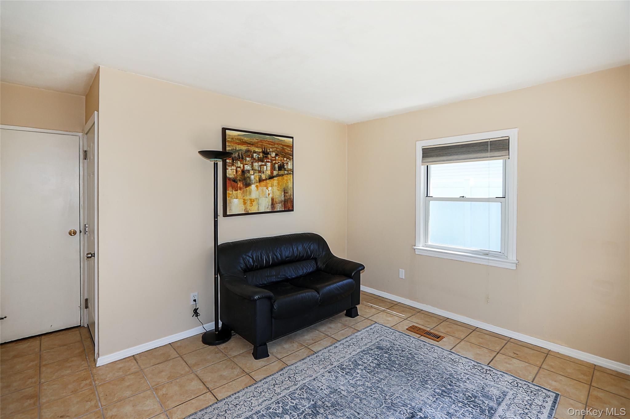 14 Bradford Road Plainview, NY 11803 - Photo 20 of 32