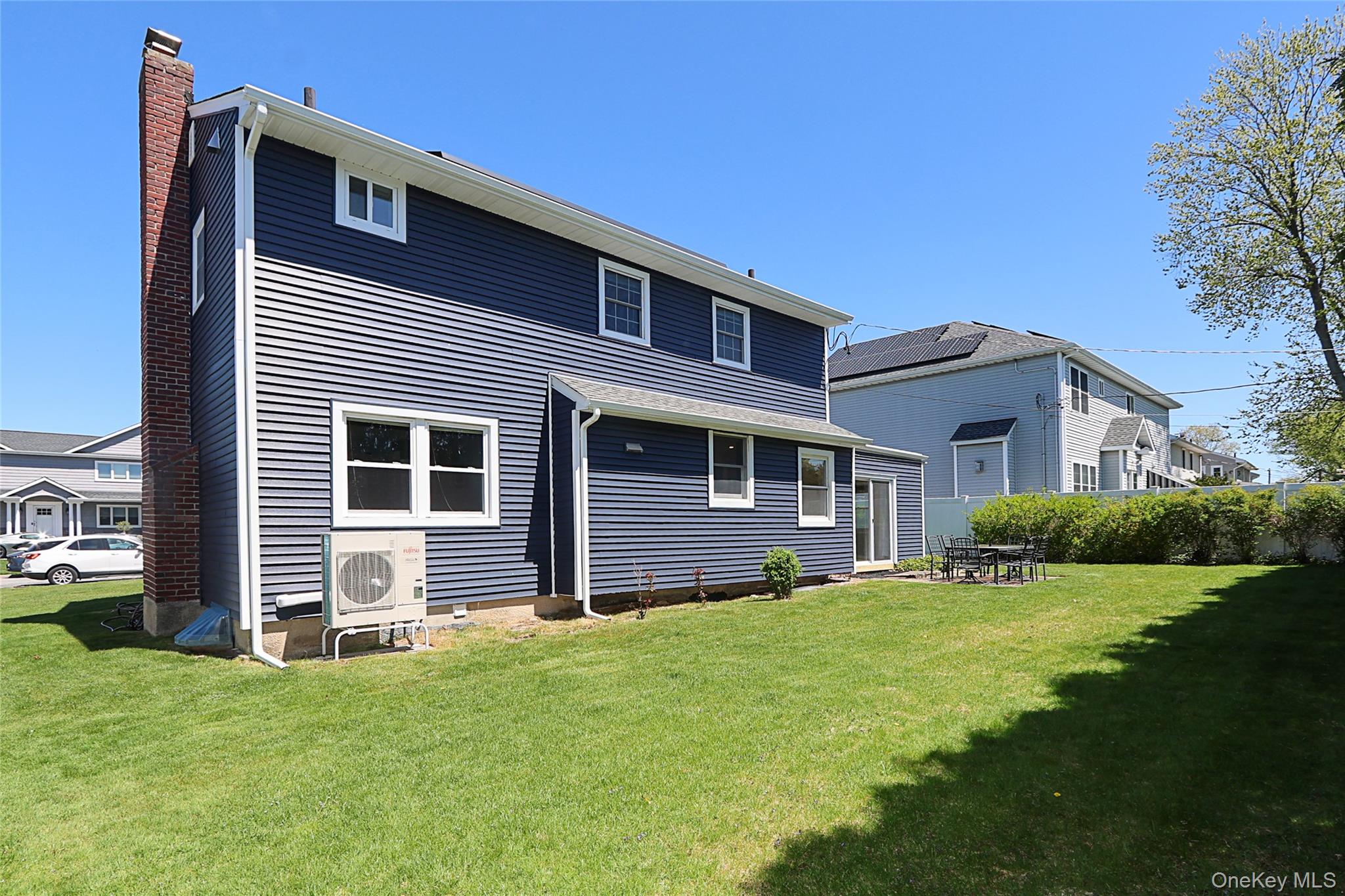 14 Bradford Road Plainview, NY 11803 - Photo 30 of 32