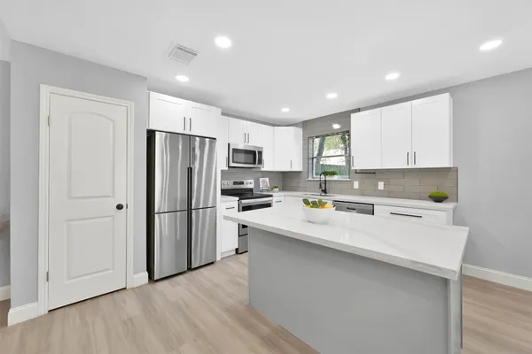 $418,000 | 146 West Woodstock Cir Drive, Spring, TX 77381