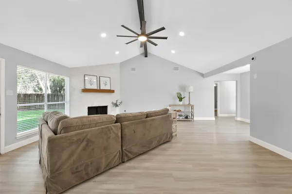 $418,000 | 146 West Woodstock Cir Drive, Spring, TX 77381