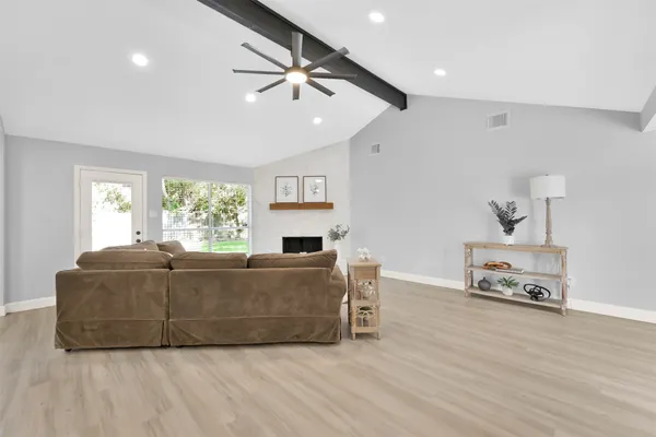 $418,000 | 146 West Woodstock Cir Drive, Spring, TX 77381