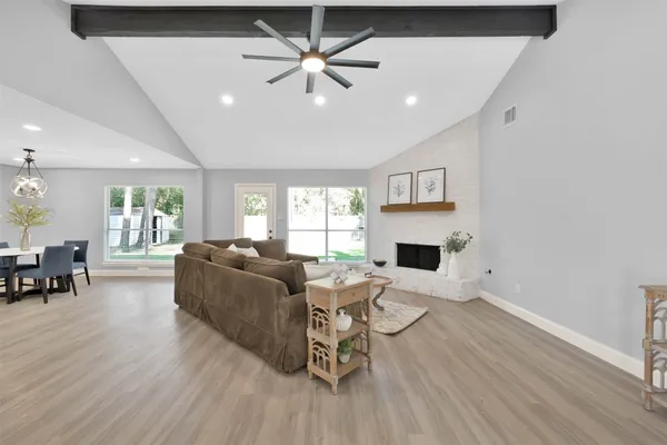 $418,000 | 146 West Woodstock Cir Drive, Spring, TX 77381