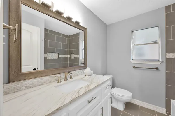 $418,000 | 146 West Woodstock Cir Drive, Spring, TX 77381