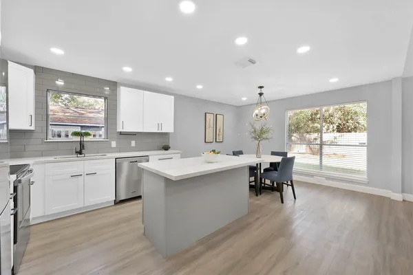 $418,000 | 146 West Woodstock Cir Drive, Spring, TX 77381