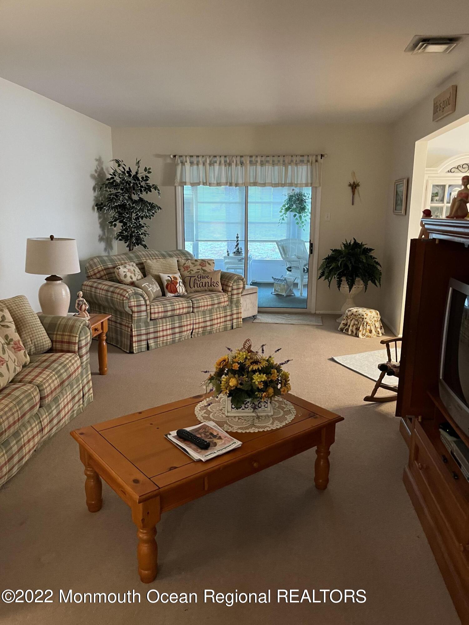 7 The Boulevard Brick, NJ 08724 - Photo 8 of 19 LR at 7 blvd