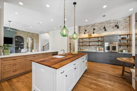 $2,450,000 | 1101 Omar Street, Houston, TX 77009