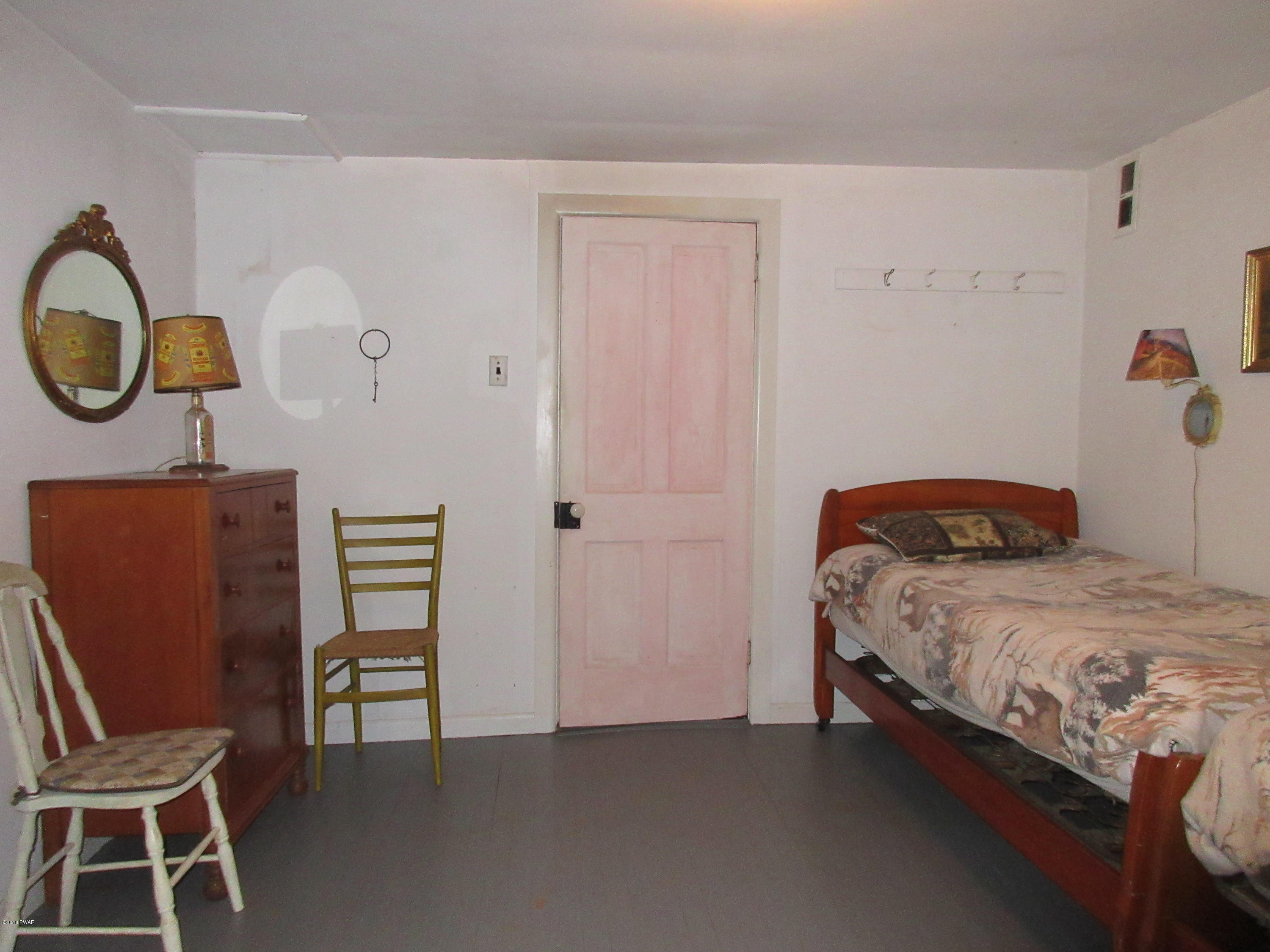 124 Old Rte 402 Dingmans Ferry, PA 18328 - Photo 30 of 33
