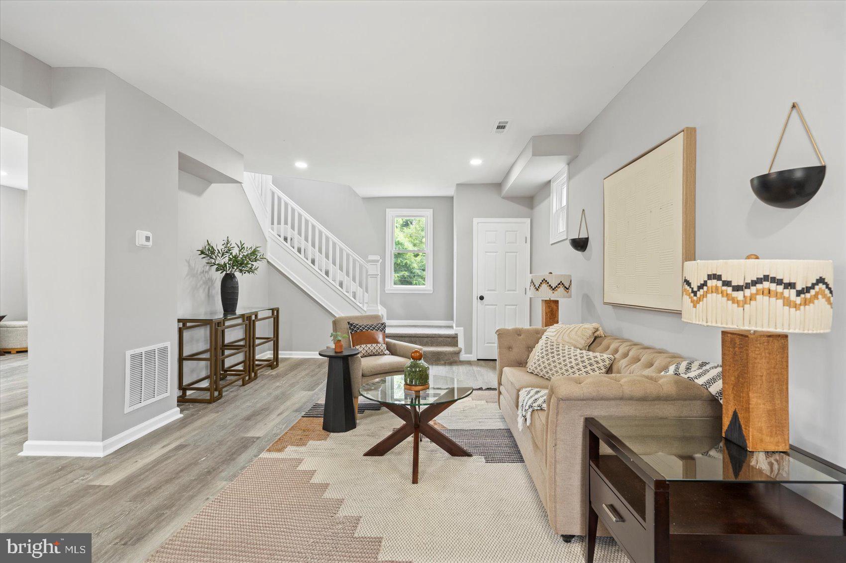 3912 Fernhill Avenue Baltimore, MD 21215 - Photo 3 of 39