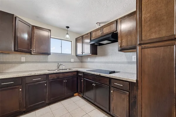 $1,200 | 302 West Shaw Avenue, Unit A, Pasadena, TX 77506