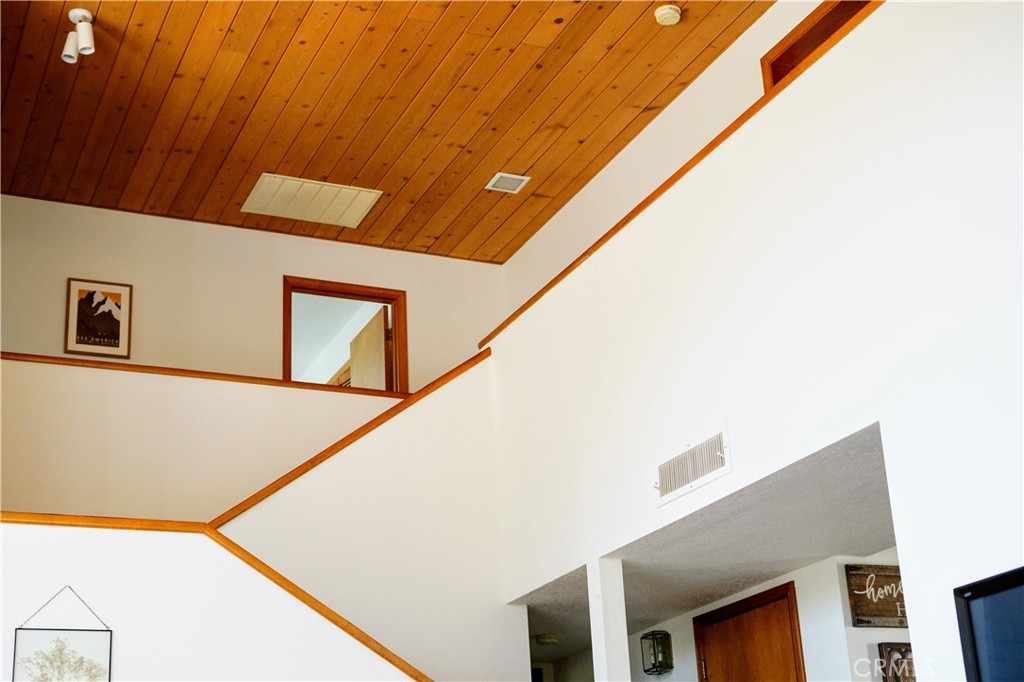 40659 Indian Springs Road Oakhurst, CA 93644 - Photo 13 of 28 a view of entryway