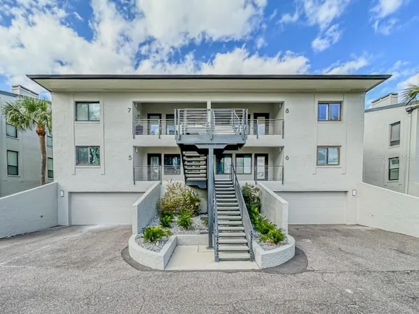 $2,195 | 1 Lake Hollingsworth Drive, Unit 6, Lakeland, FL 33803
