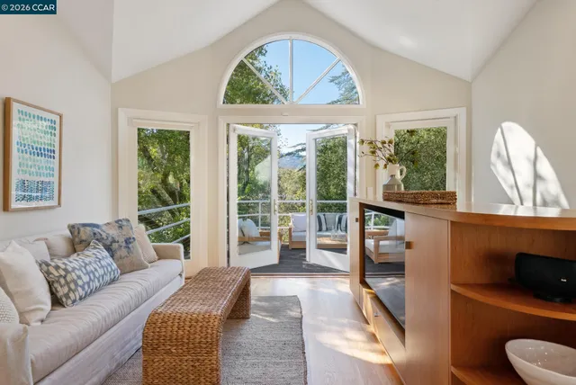$2,495,000 | 11 El Caminito, Orinda, CA 94563