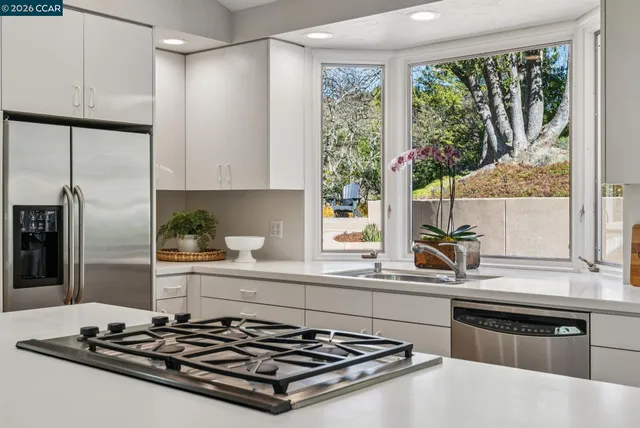 $2,495,000 | 11 El Caminito, Orinda, CA 94563