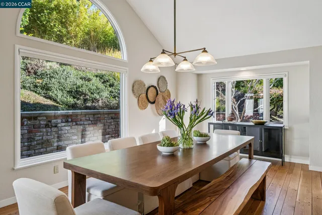 $2,495,000 | 11 El Caminito, Orinda, CA 94563