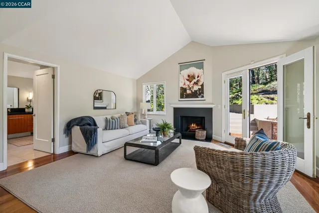 $2,495,000 | 11 El Caminito, Orinda, CA 94563