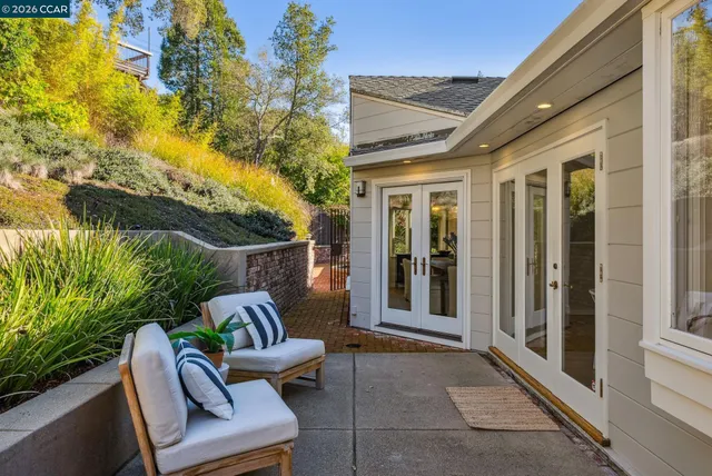 $2,495,000 | 11 El Caminito, Orinda, CA 94563