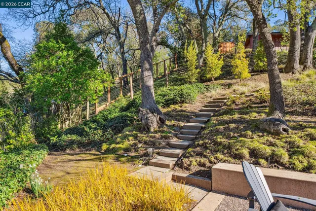 $2,495,000 | 11 El Caminito, Orinda, CA 94563