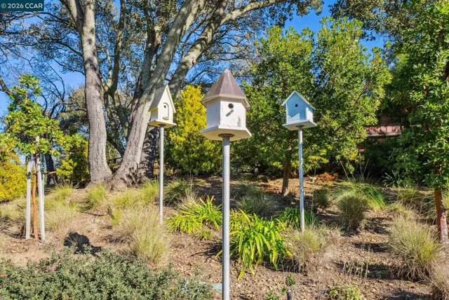 $2,495,000 | 11 El Caminito, Orinda, CA 94563