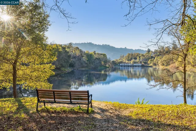 $2,495,000 | 11 El Caminito, Orinda, CA 94563
