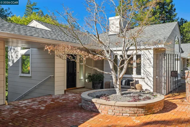 $2,495,000 | 11 El Caminito, Orinda, CA 94563