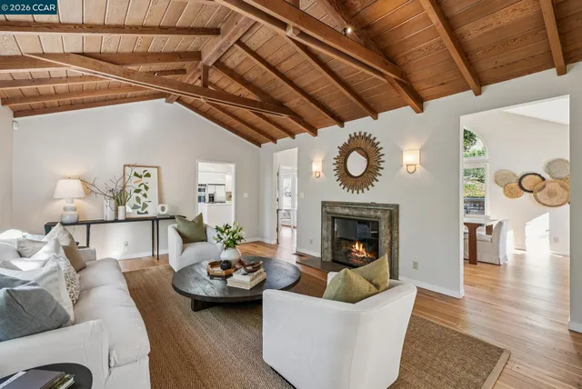 $2,495,000 | 11 El Caminito, Orinda, CA 94563
