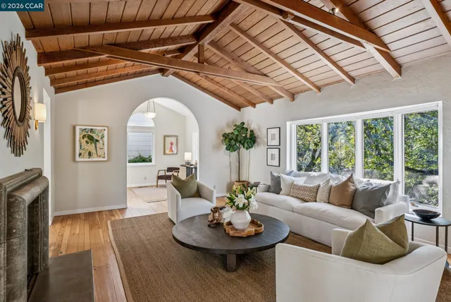 $2,495,000 | 11 El Caminito, Orinda, CA 94563