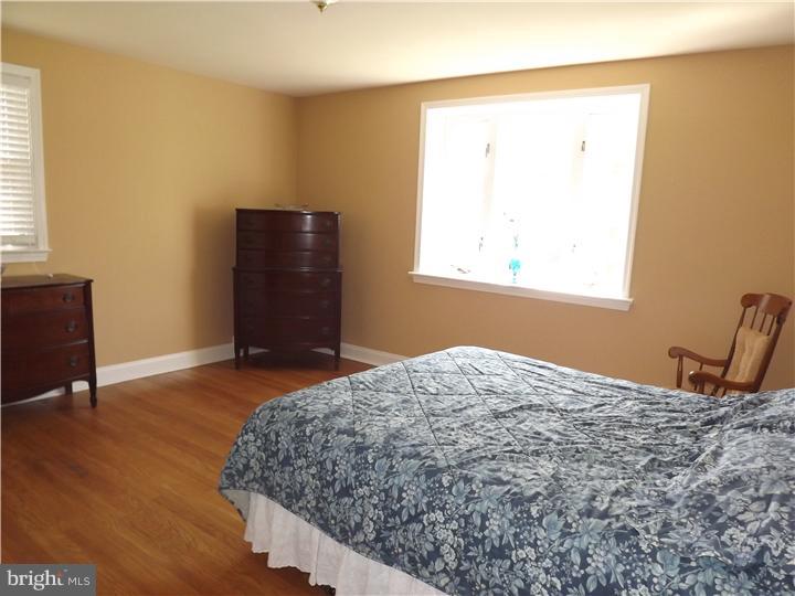 433 Larchwood Road Springfield, PA 19064 - Photo 8 of 12 Dining Room