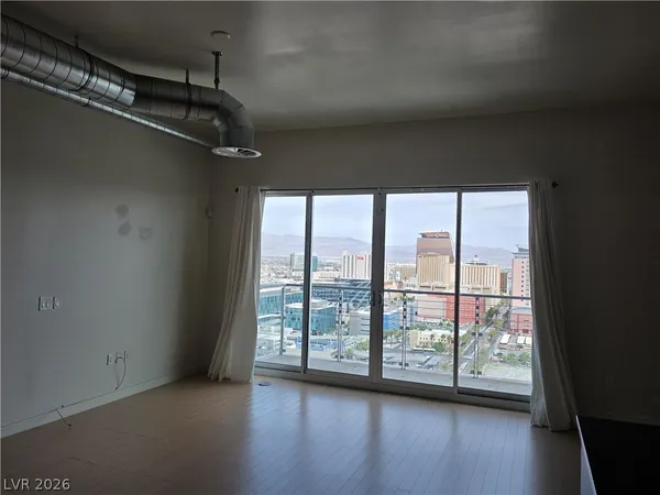 $1,900 | 200 Hoover Avenue, Unit 1910, Las Vegas, NV 89101