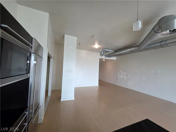 $1,900 | 200 Hoover Avenue, Unit 1910, Las Vegas, NV 89101