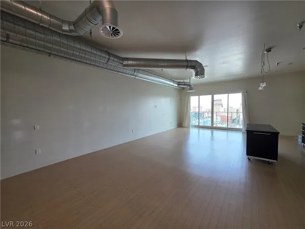 $1,900 | 200 Hoover Avenue, Unit 1910, Las Vegas, NV 89101
