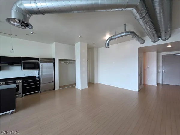 $1,900 | 200 Hoover Avenue, Unit 1910, Las Vegas, NV 89101