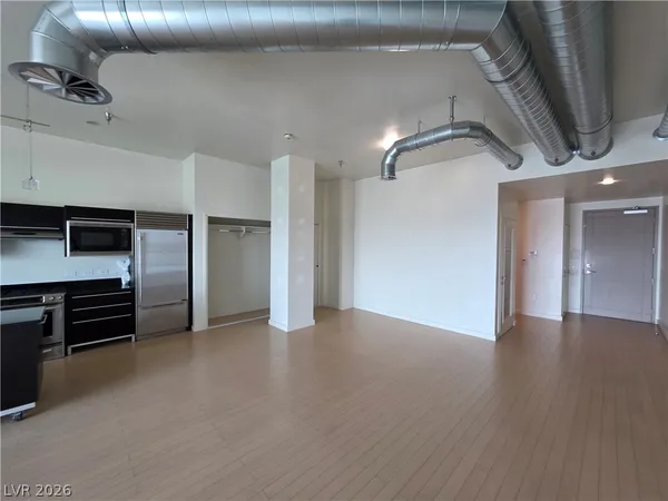 $1,900 | 200 Hoover Avenue, Unit 1910, Las Vegas, NV 89101