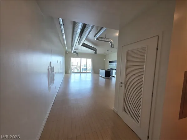 $1,900 | 200 Hoover Avenue, Unit 1910, Las Vegas, NV 89101