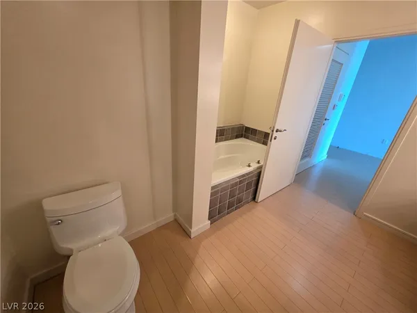 $1,900 | 200 Hoover Avenue, Unit 1910, Las Vegas, NV 89101