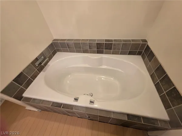 $1,900 | 200 Hoover Avenue, Unit 1910, Las Vegas, NV 89101