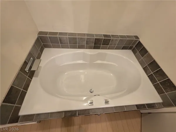 $1,900 | 200 Hoover Avenue, Unit 1910, Las Vegas, NV 89101